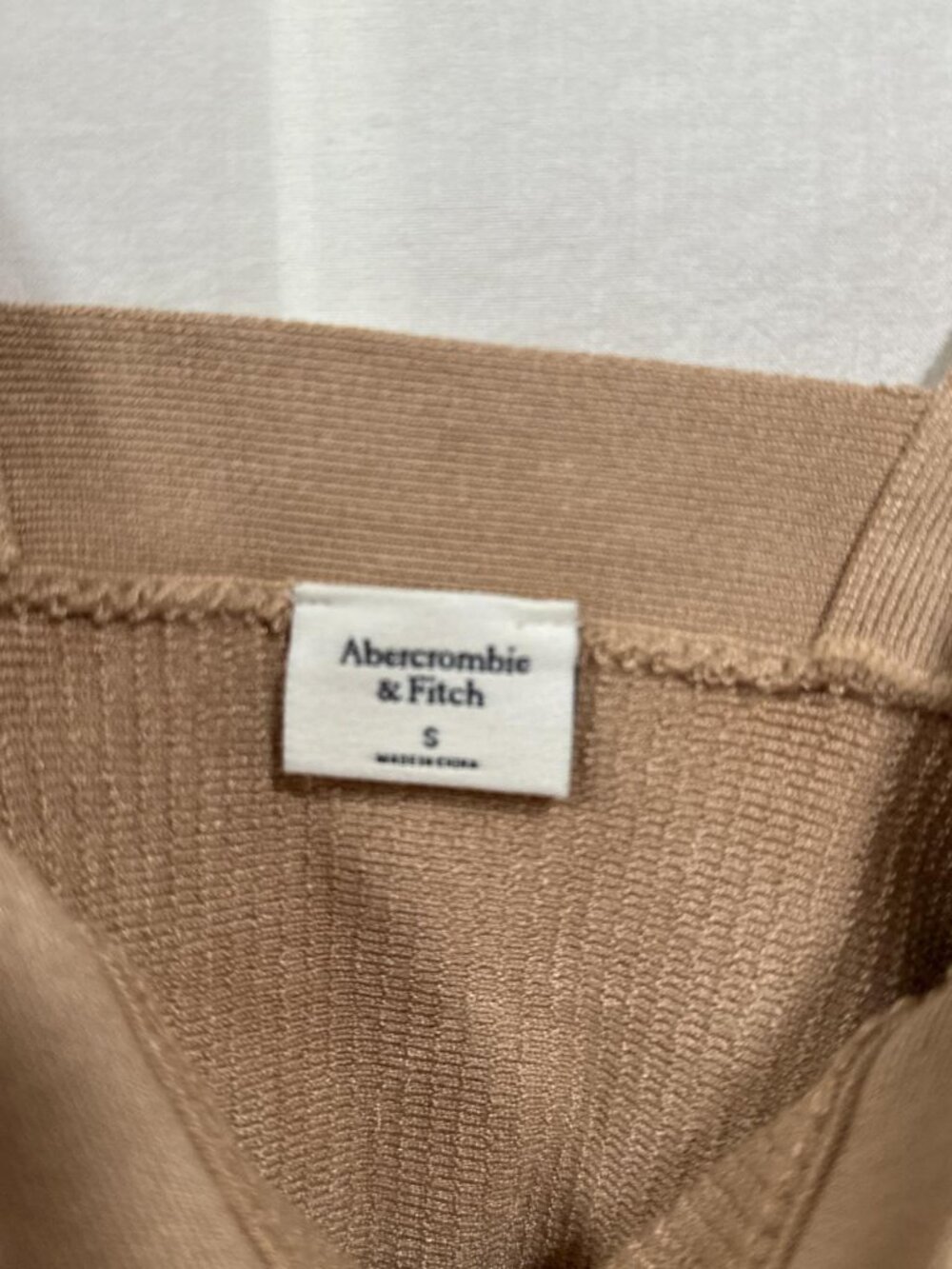 Abercrombie Tan ribbed crop top #croptop #summer - Picture 2 of 3